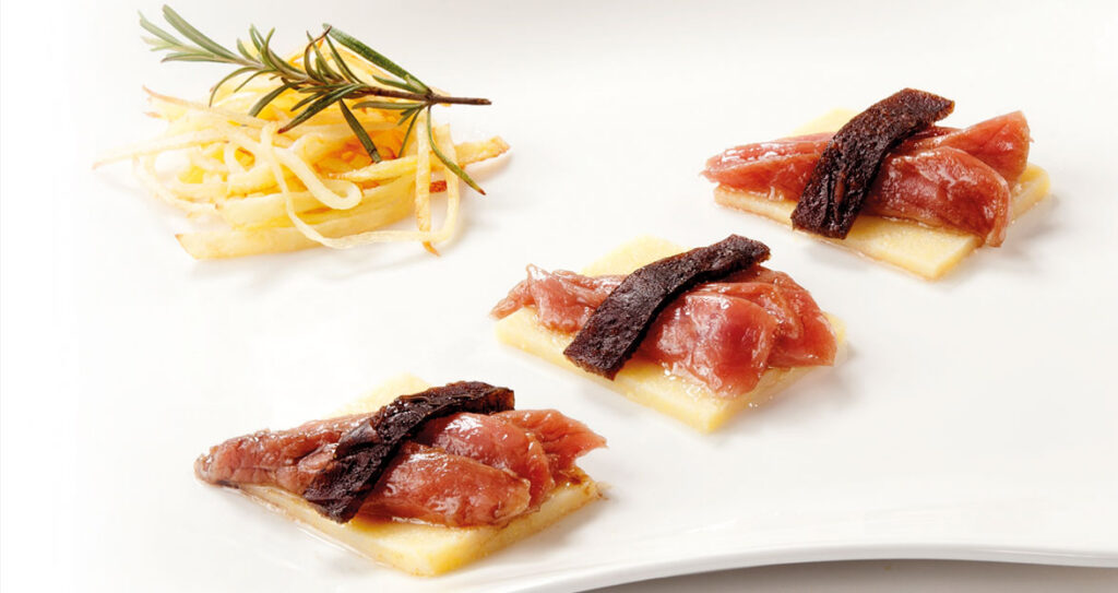 Sushi di filetto di cervo e polenta bianca con gelatina di Aceto Balsamico di Modena IGP