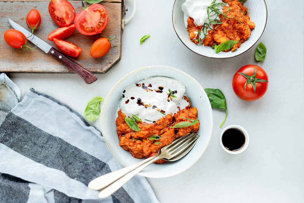 Pappa al pomodoro all’Aceto Balsamico di Modena IGP, burrata e basilico fresco
