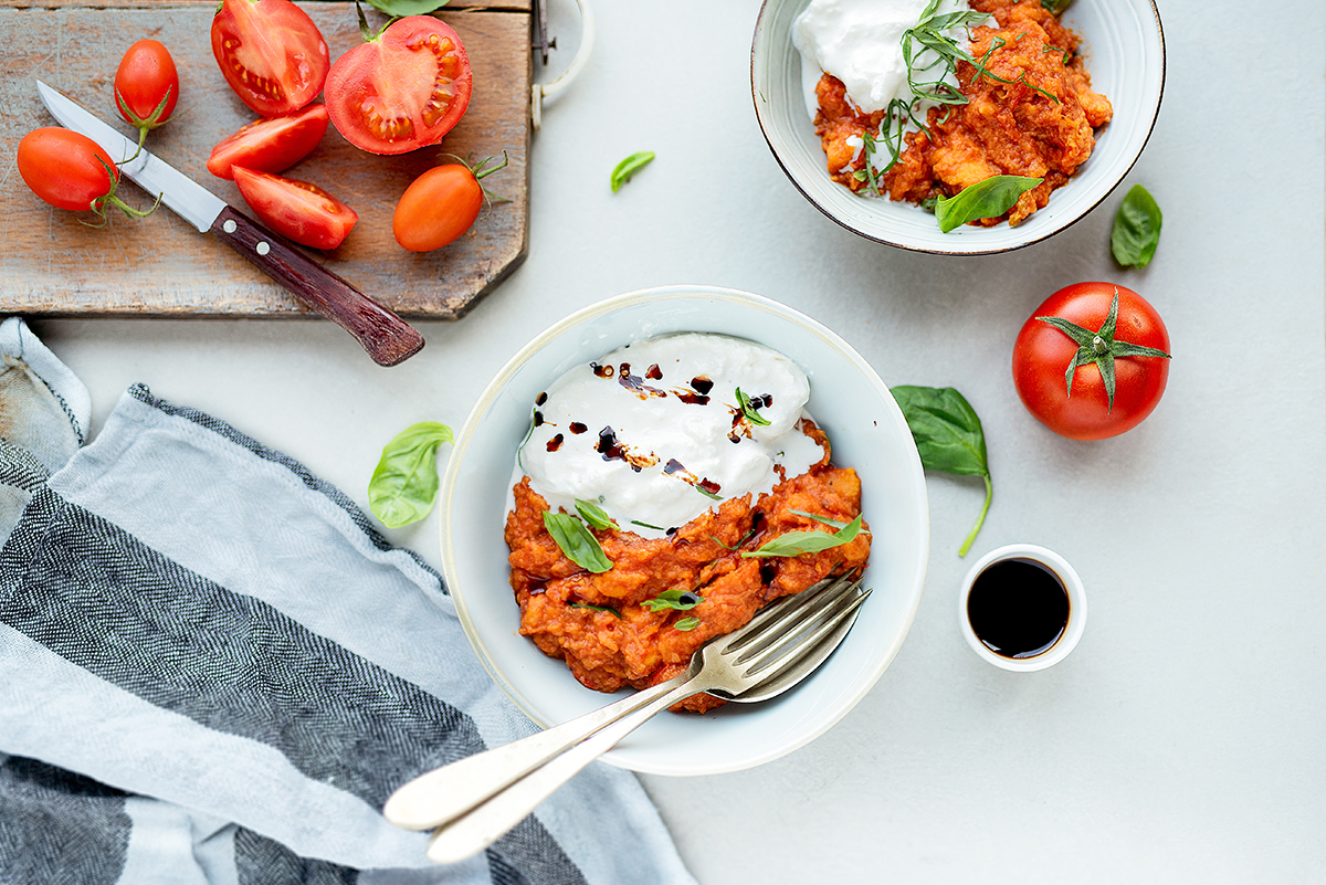 Pappa al pomodoro all’Aceto Balsamico di Modena IGP, burrata e basilico fresco