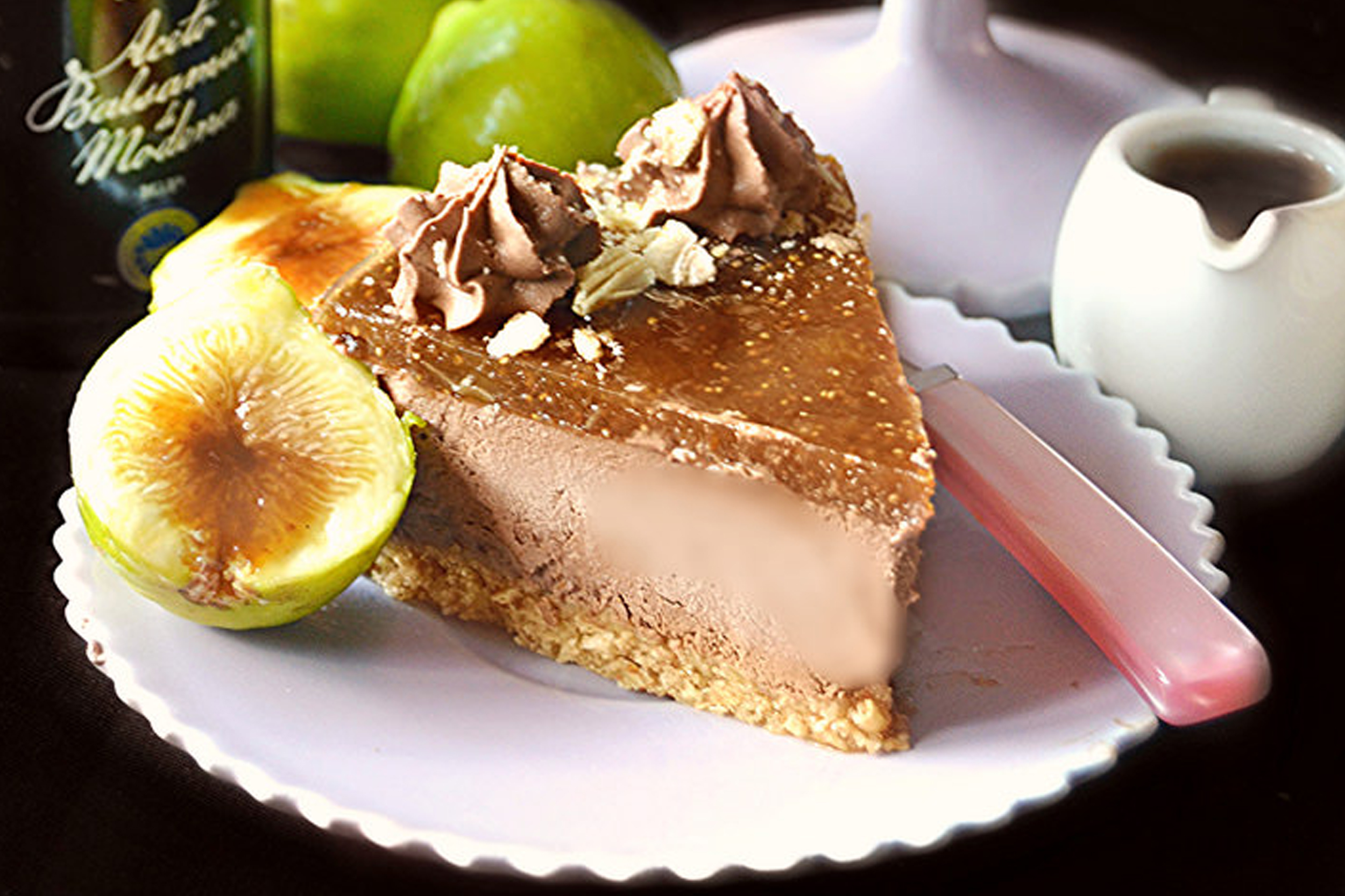 Cheesecake con mousse alla ricotta cioccolato con crema di fichi all'Aceto Balsamico di Modena IGP