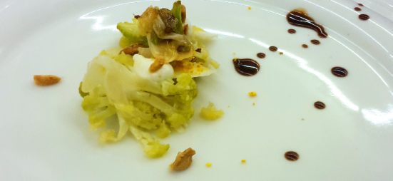 Crudo di cavolfiore con burrata fume e sponsale al forno