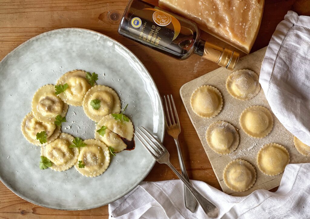 Ravioli all'Aceto Balsamico di Modena IGP e ricotta