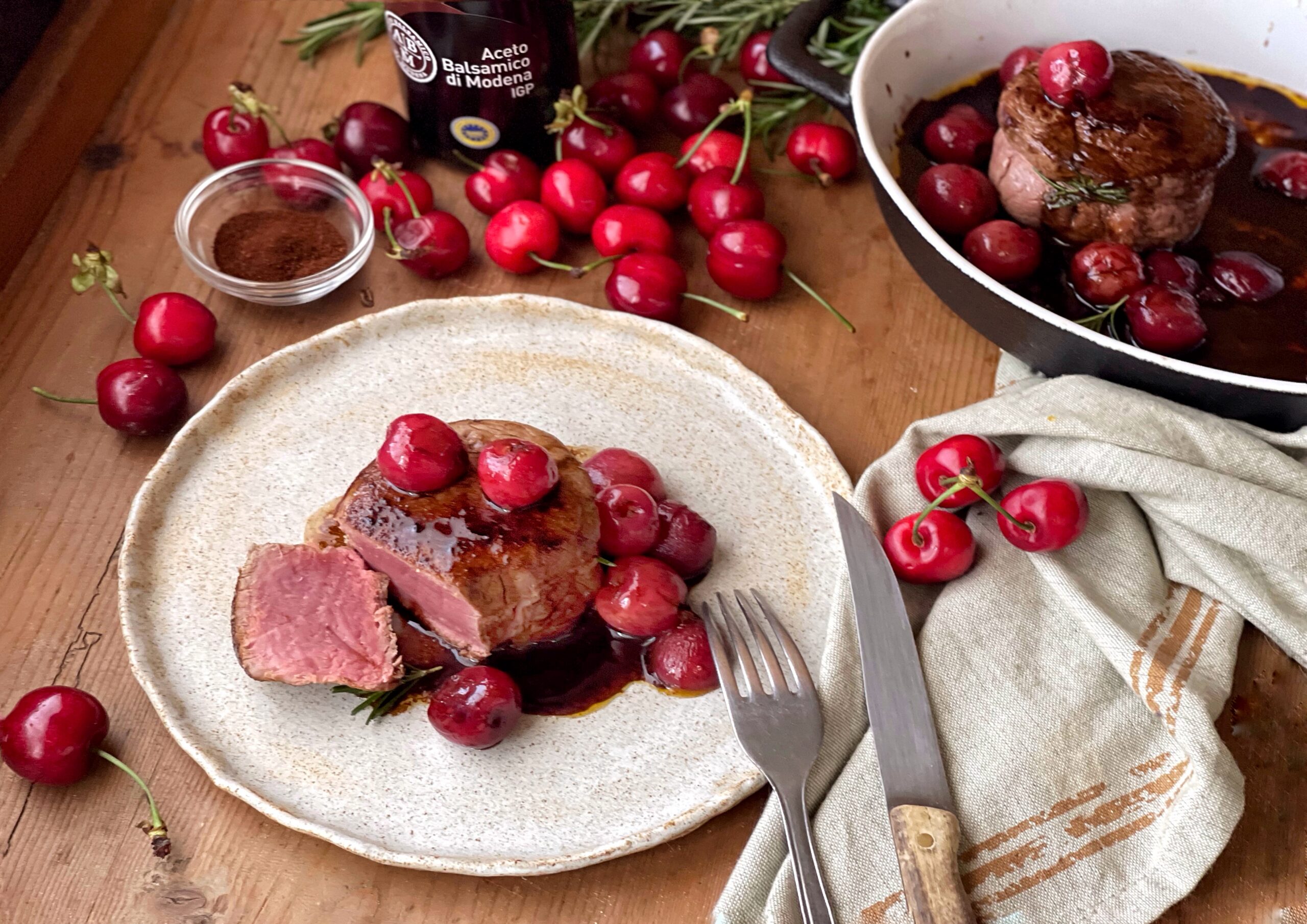 Filetto all’Aceto Balsamico di Modena IGP, ciliegie e paprika dolce
