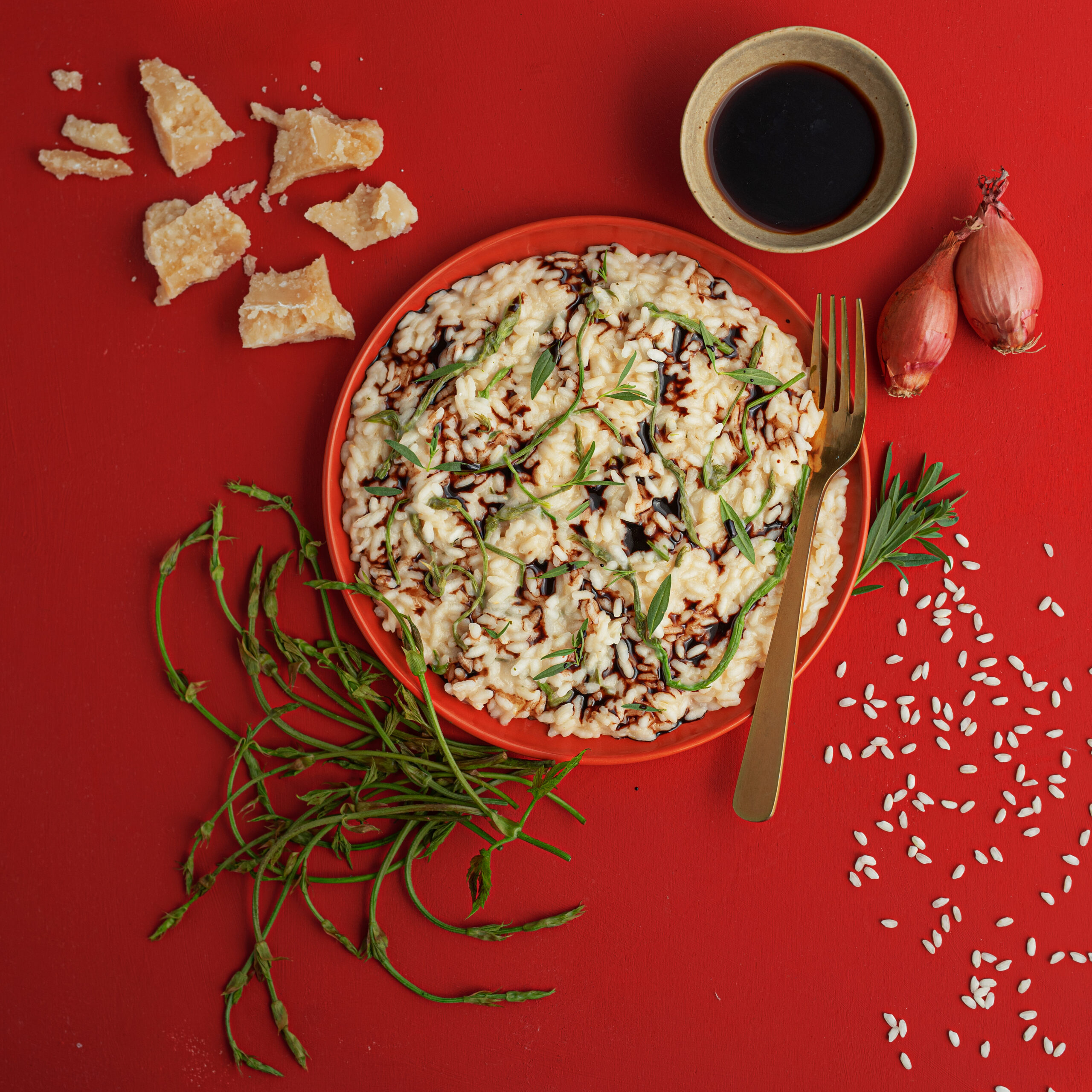 Riso Carnaroli agli asparagi selvatici, mantecato al parmigiano reggiano e Aceto Balsamico di Modena IGP