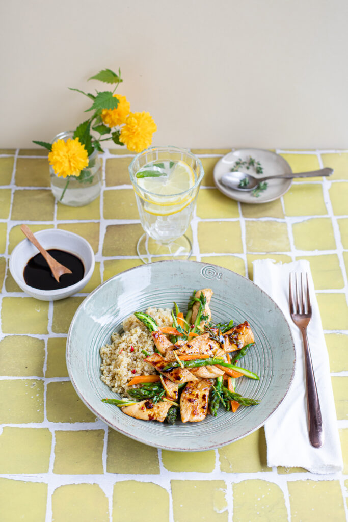 Quinoa agli asparagi con pollo marinato all'Aceto Balsamico di Modena IGP